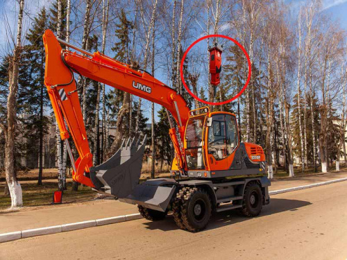 Аренда экскаватора UMG E200W с гидромолотом