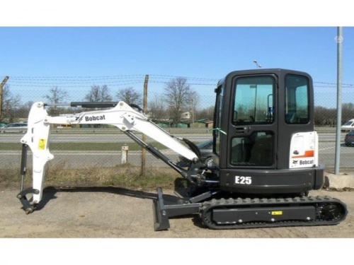 Аренда мини-экскаватор Bobcat E25